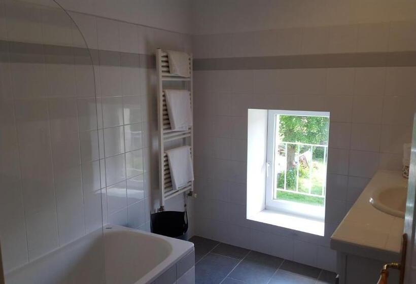 ‫فيلا غرفة نوم واحدة, La Roseraie