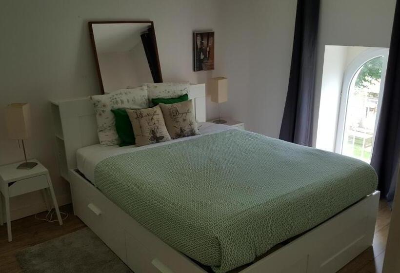 ‫فيلا غرفة نوم واحدة, La Roseraie