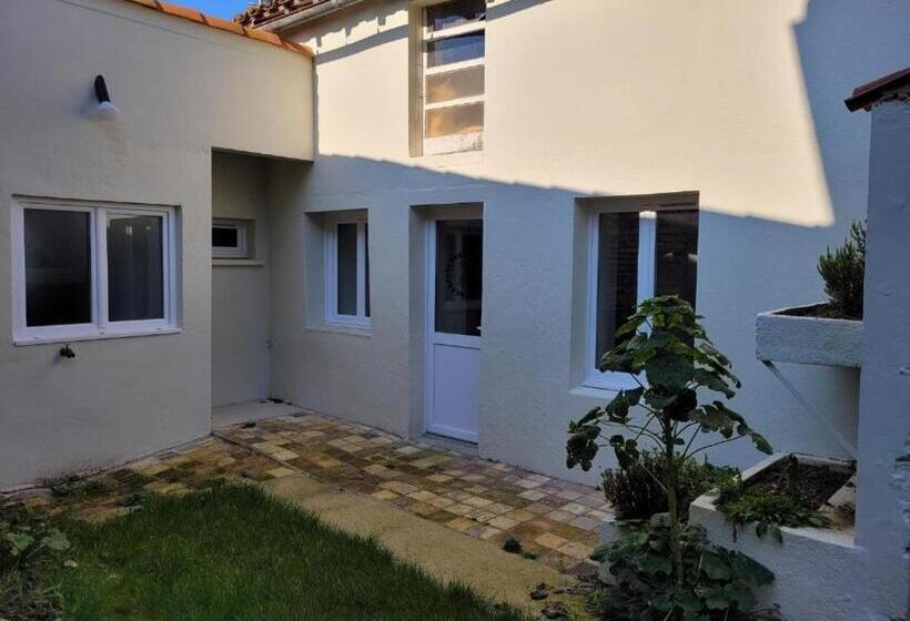 منزل غرفة نوم واحدة, La Roseraie