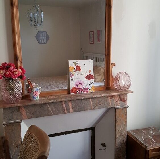 غرفة قياسية مزوَّدة بشُرفة, La Roseraie