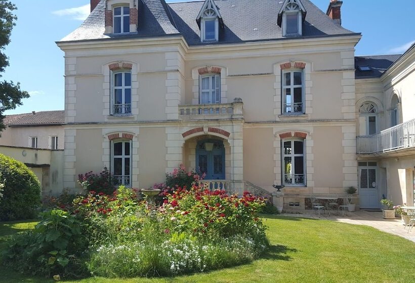 غرفة قياسية مزوَّدة بشُرفة, La Roseraie