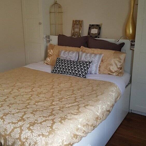 غرفة قياسية, La Roseraie