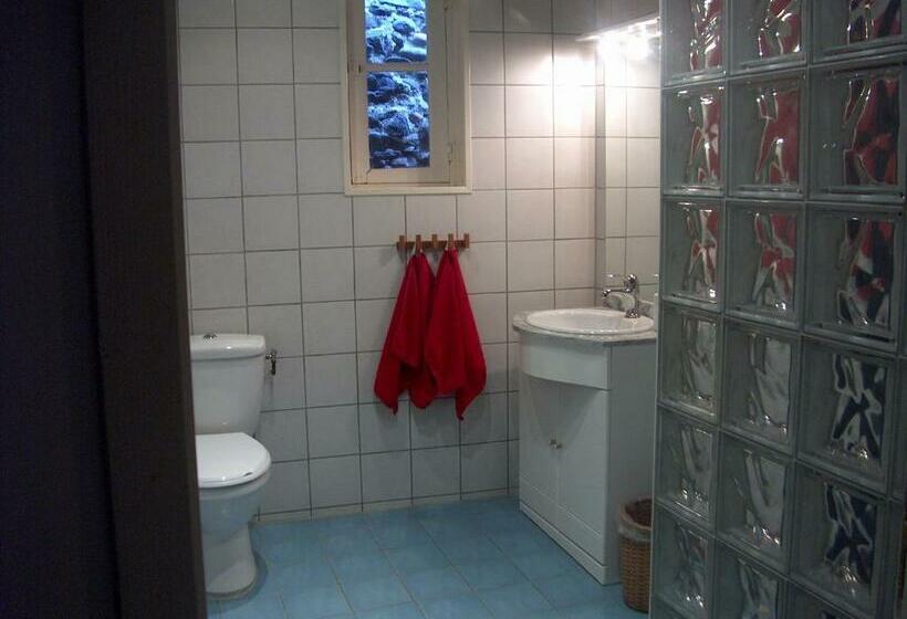 غرفة قياسية, Le Petit Chat