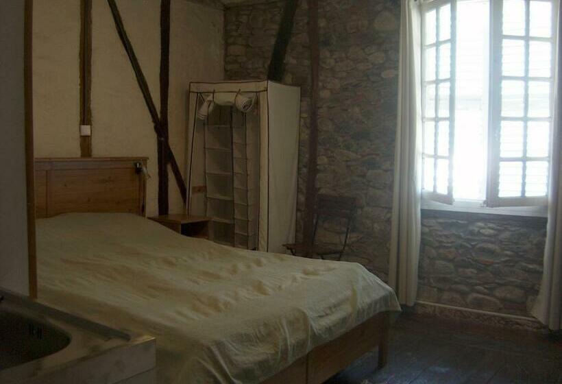 غرفة قياسية, Le Petit Chat