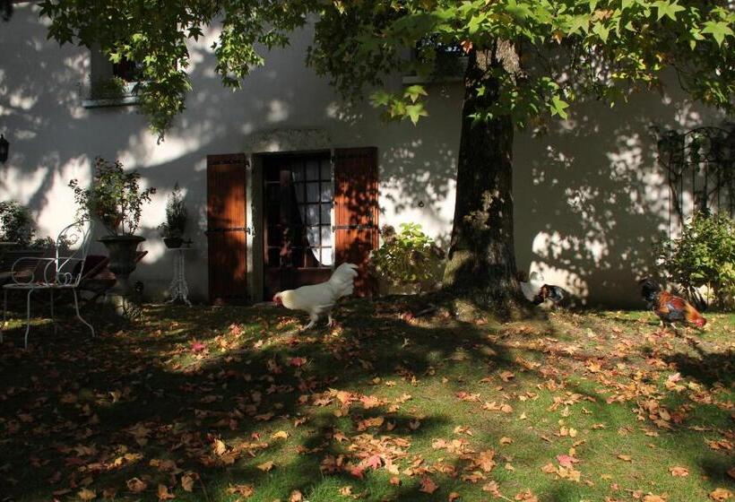 Номер Стандарт, Le Relais De La Tour