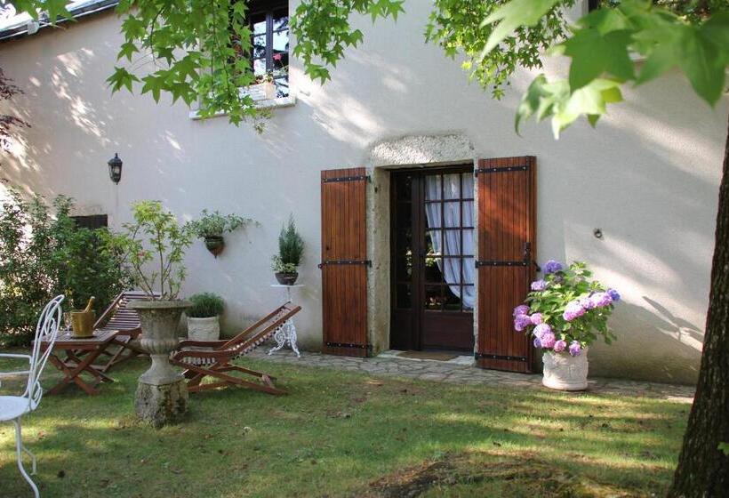 Номер Стандарт, Le Relais De La Tour