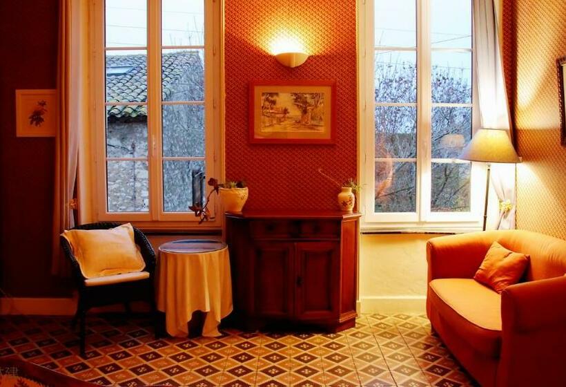 Номер Стандарт, Les Volets Bleus