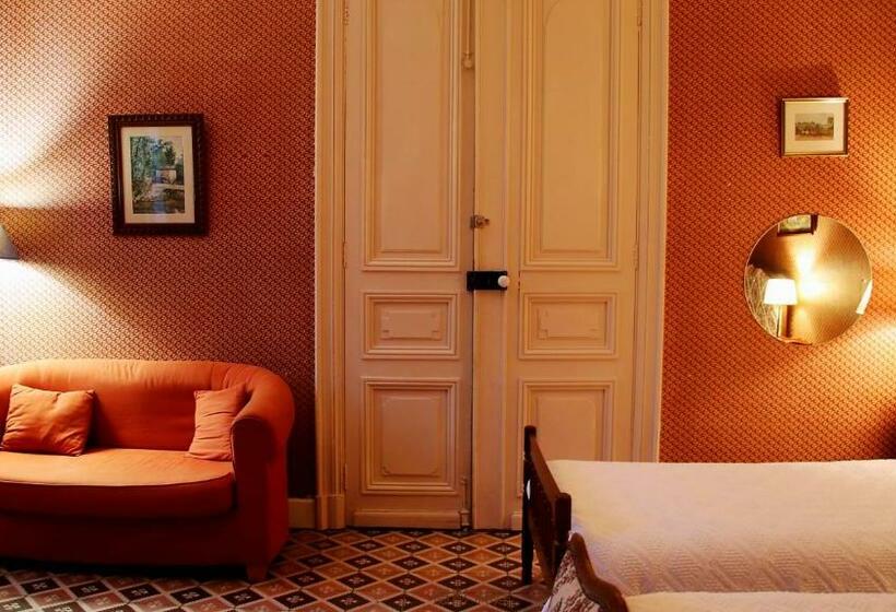 标准间, Les Volets Bleus