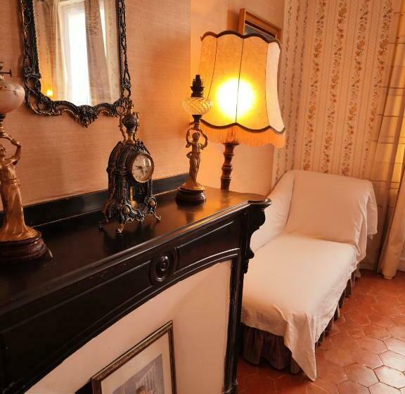 Номер Стандарт, Les Volets Bleus