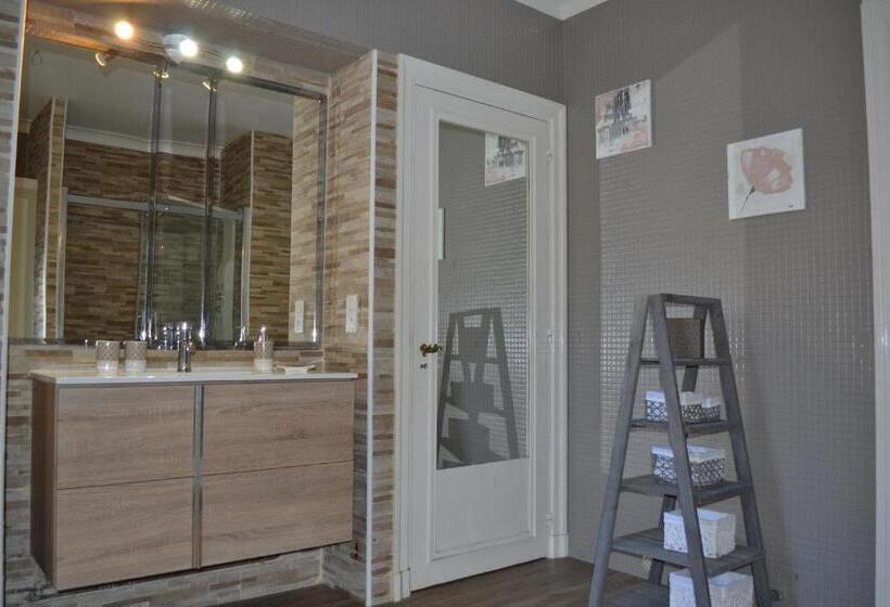 带大床的复式套间, Maison D Hôtes Les Jardins De Mazamet