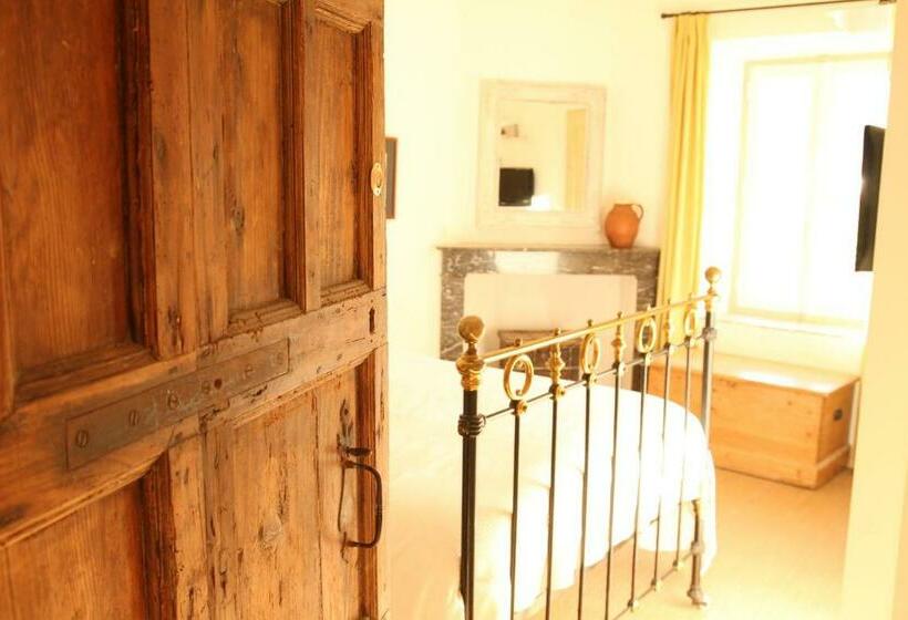 Номер Стандарт, Mas St. Joseph