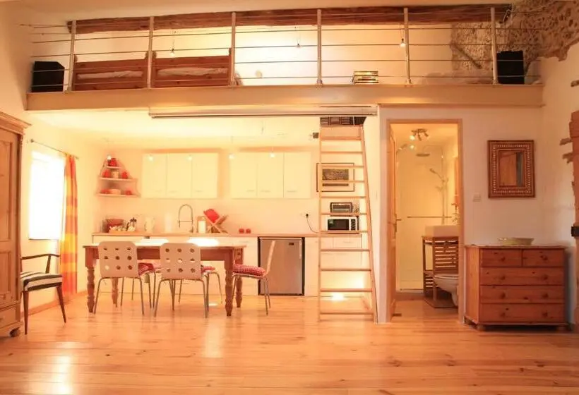 Perhestudio, Mas St. Joseph