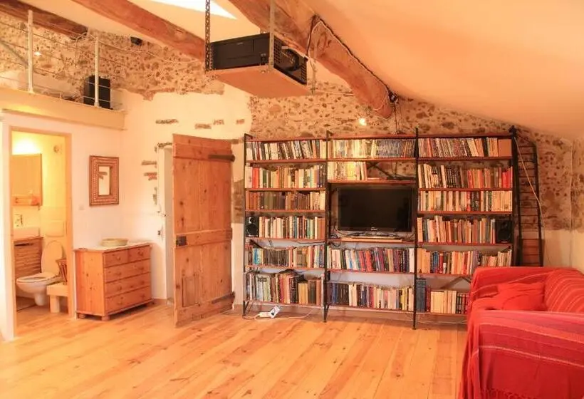 Perhestudio, Mas St. Joseph