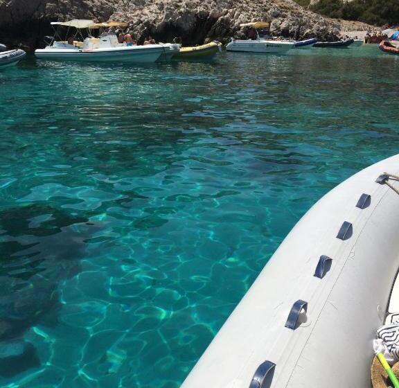 컴포트 룸, Villa Manon