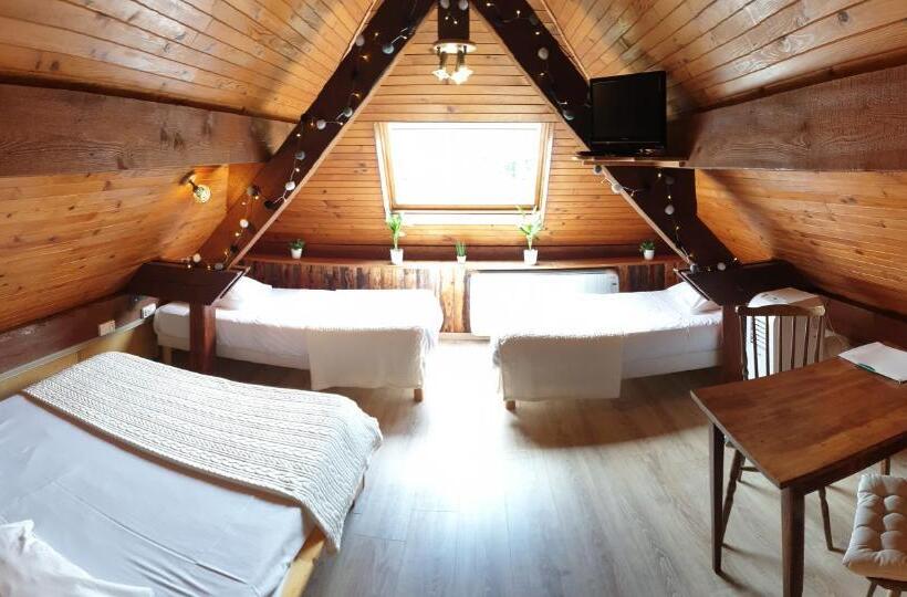 غرفة قياسية رباعية, Auberge De La Rivière