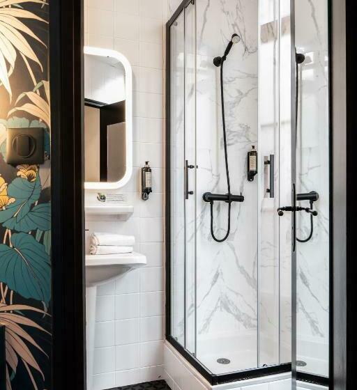 컴포트 룸, Lanjuinais