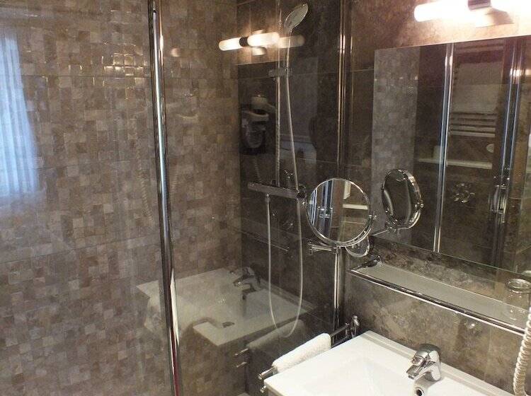 Номер Комфорт, Hôtel Spa Thermalia