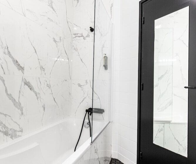 스탠다드 룸, Lanjuinais