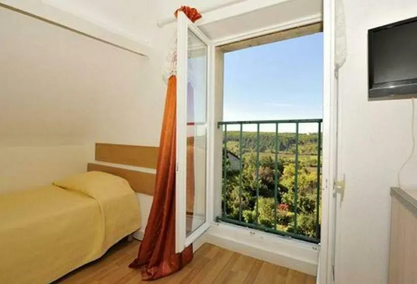 Standard Kolmen Hengen Huone, Le Compostelle