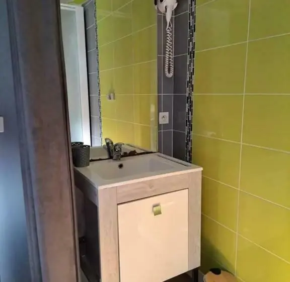 Standard Neljän Hengen Huone, Le Petit Pecheur