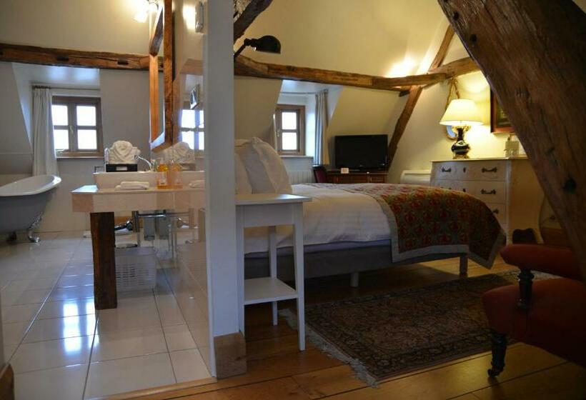 חדר קומפורט, Les Deux Chèvres