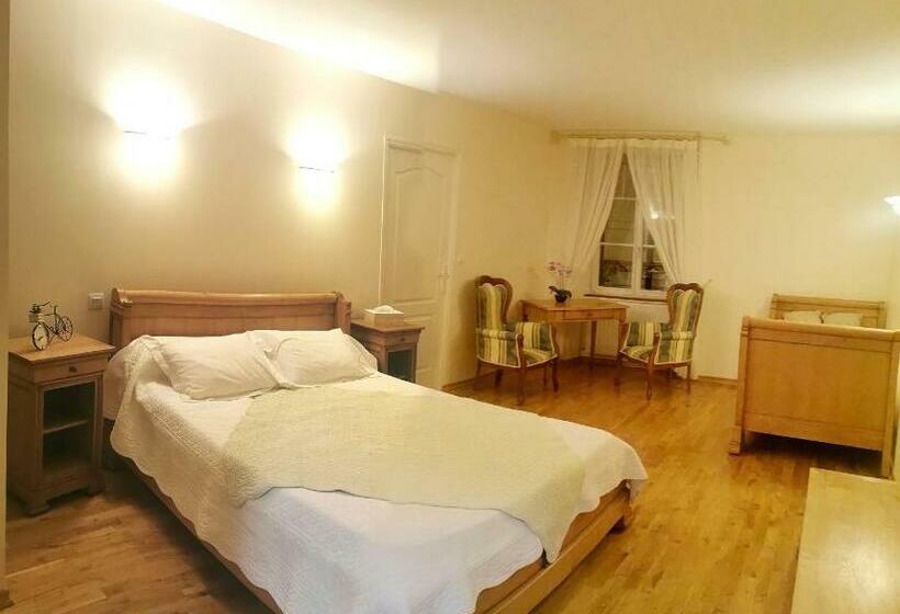 غرفة قياسية ثلاثية, Le Val Du Chapelain