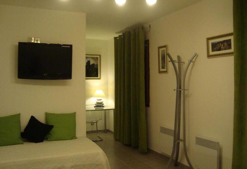 חדר סטנדרט לשלושה, Chambres D Hôtes Les Palmiers De La Cité