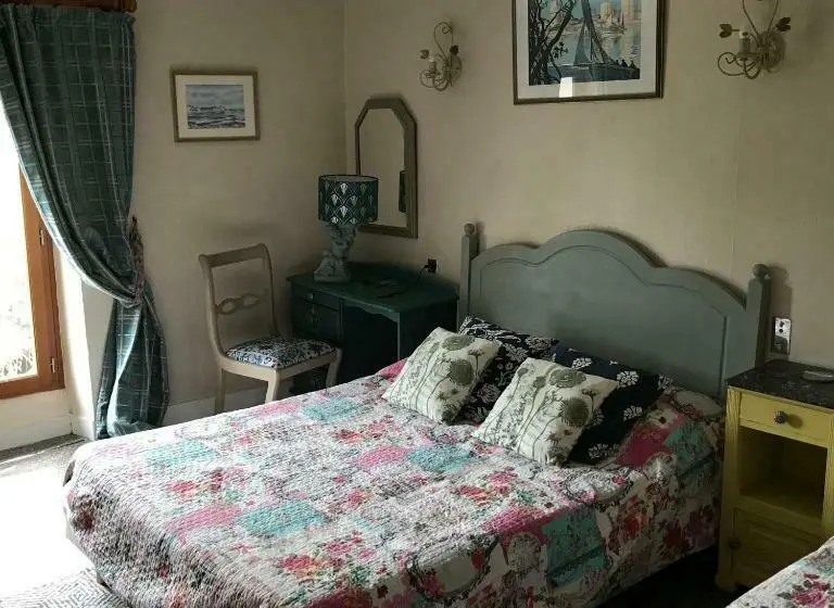 スタンダードトリプルルーム, Chambres D Hotes Bienvenue