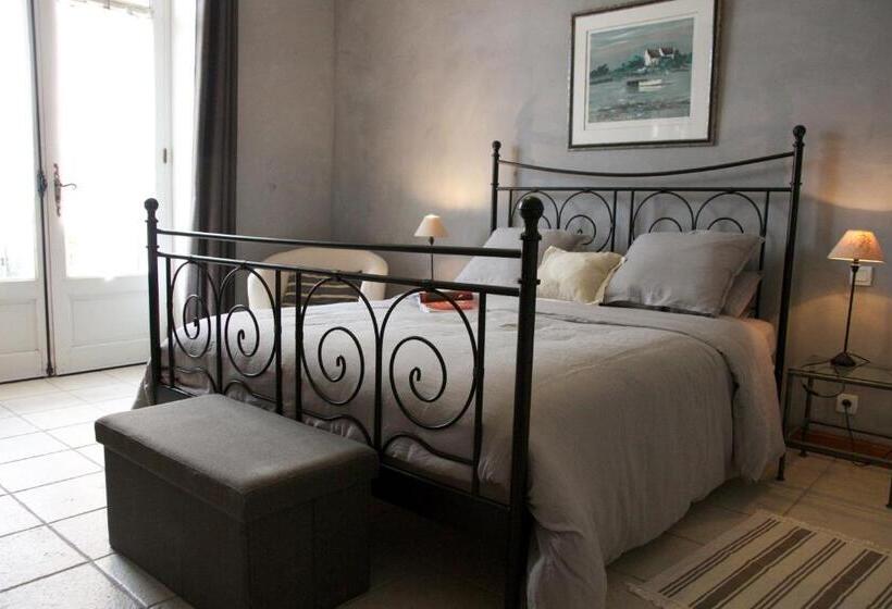 スーペリアールーム, Château La Sabine