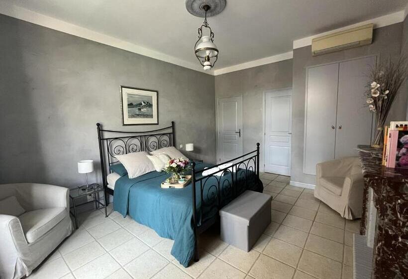 スーペリアールーム, Château La Sabine