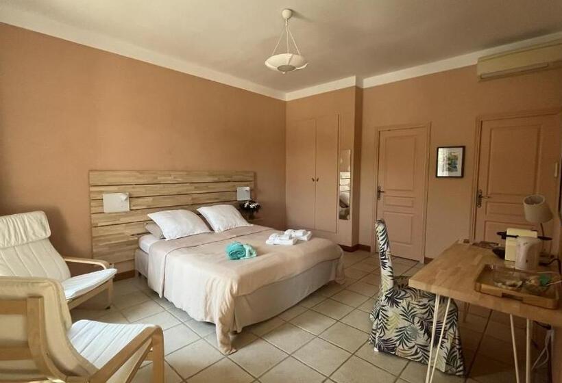 スーペリアールーム, Château La Sabine