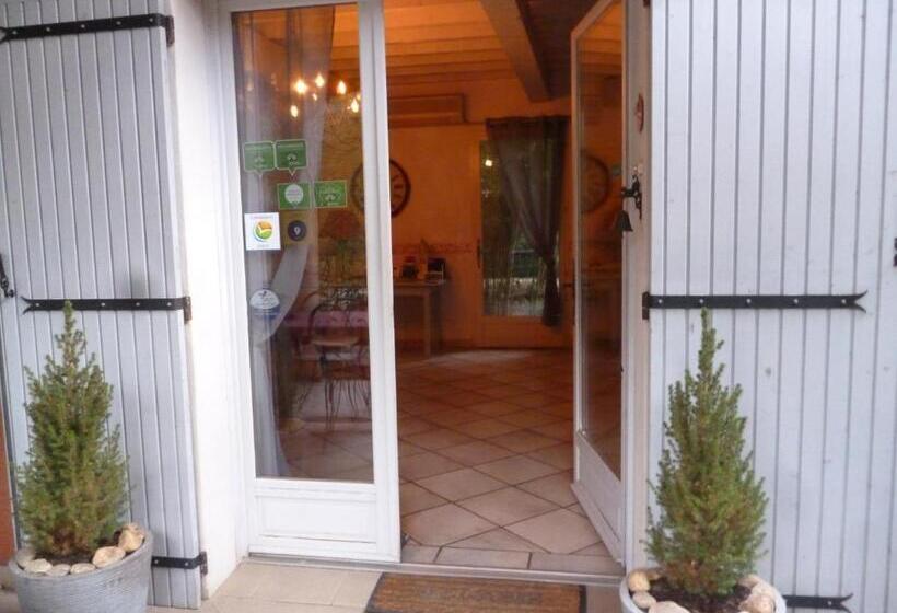 Апартаменты 1 Спальня Вид на Бассейн, La Bastide Des Pins