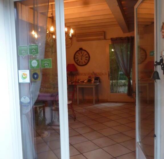 Студио Стандарт Вид на Сад, La Bastide Des Pins