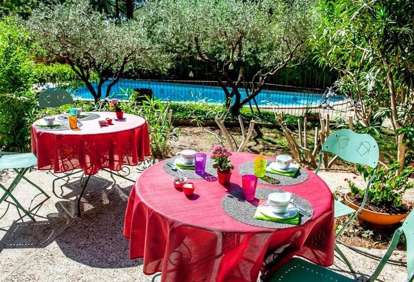 Студио Стандарт Вид на Сад, La Bastide Des Pins
