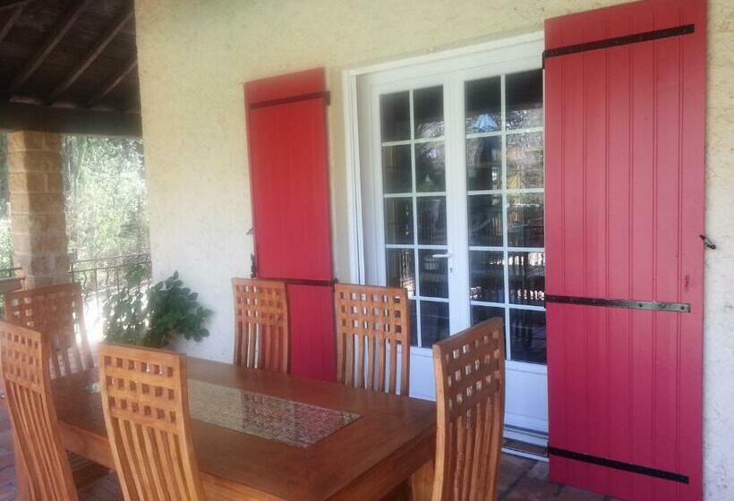 חדר קלאסי, La Combe Joseph