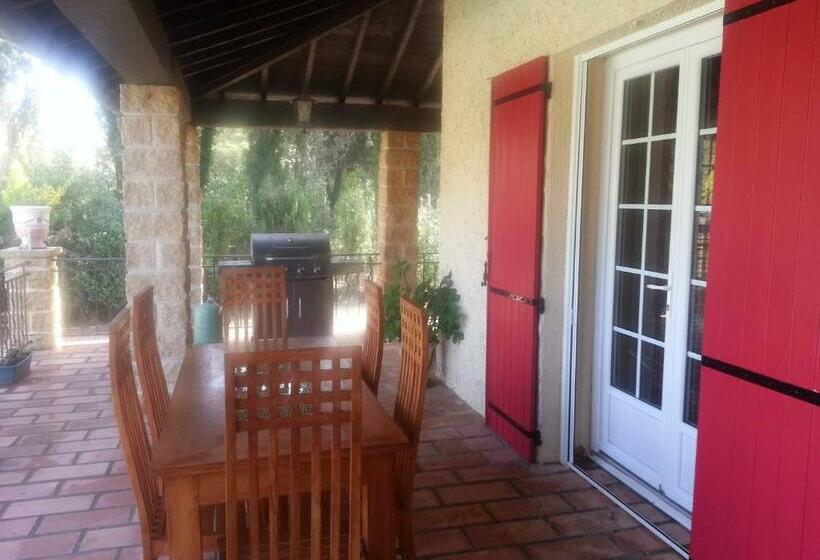 חדר קלאסי, La Combe Joseph