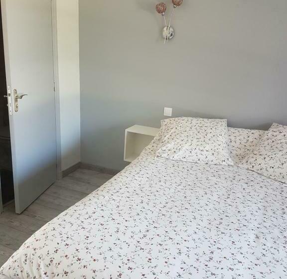 חדר קלאסי, La Combe Joseph