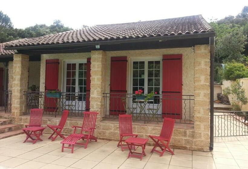 חדר קלאסי, La Combe Joseph