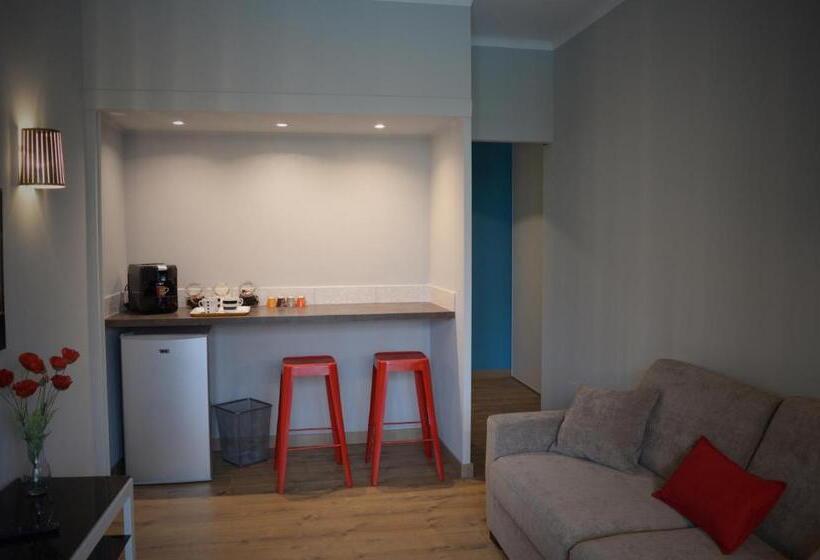 סוויטה משפחתית, La Combe Joseph