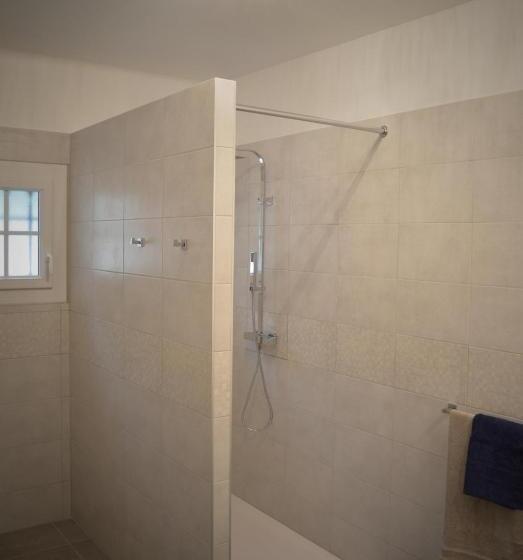 סוויטה משפחתית, La Combe Joseph