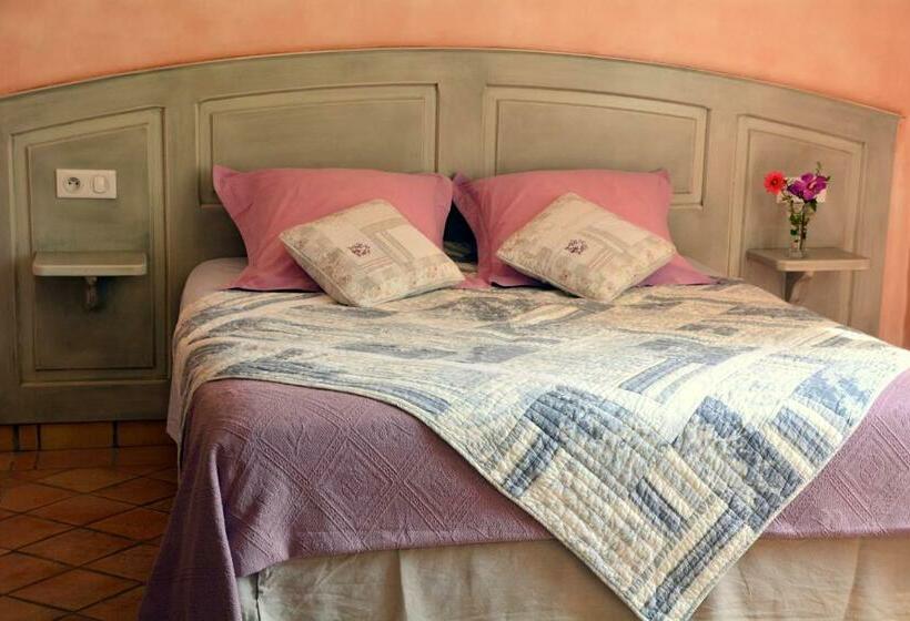 Номер Superior, Les Jardins De L'ermitage