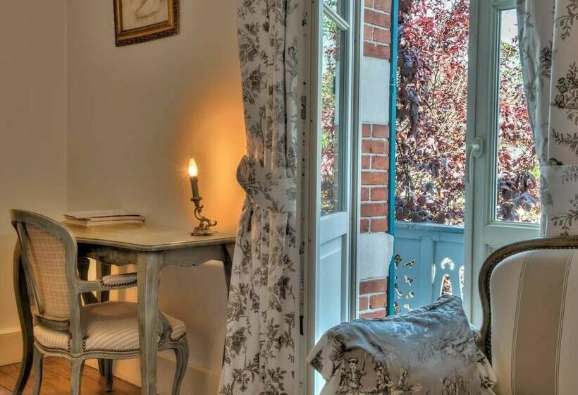 חדר משפחתי, L'oustal