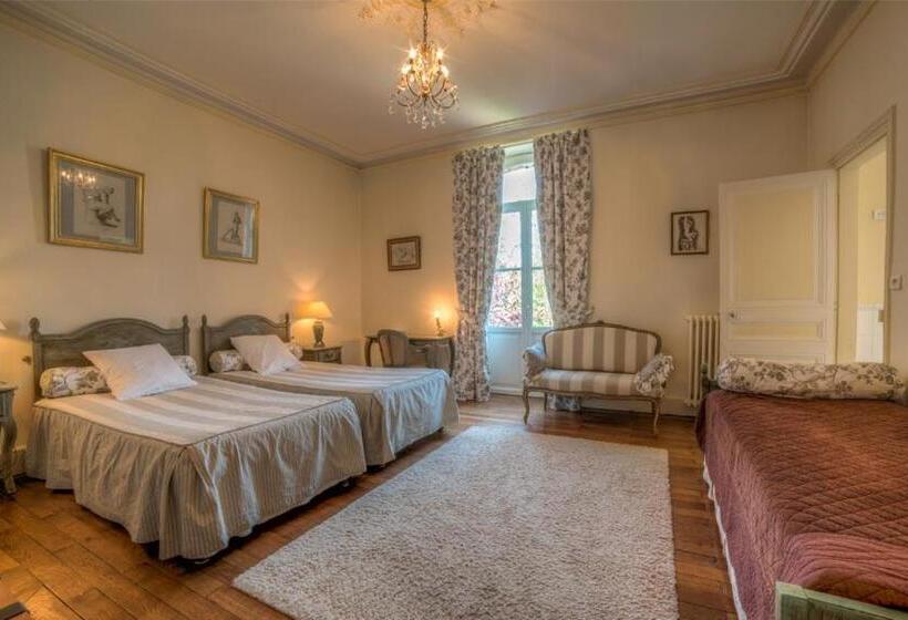 חדר משפחתי, L'oustal