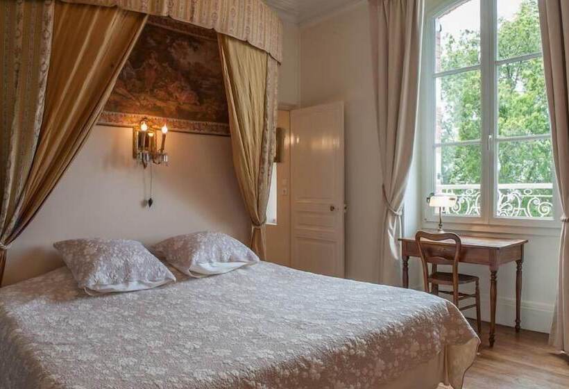 חדר סטנדרט, L'oustal