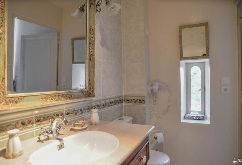 חדר סטנדרט, L'oustal