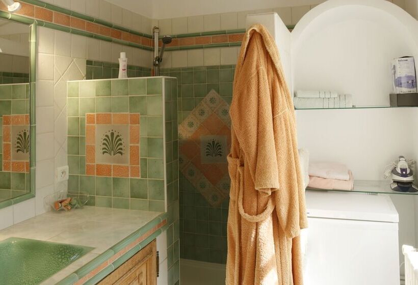 スタンダードルーム, Parfum De Roses