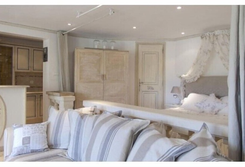 スタンダードルーム, Parfum De Roses