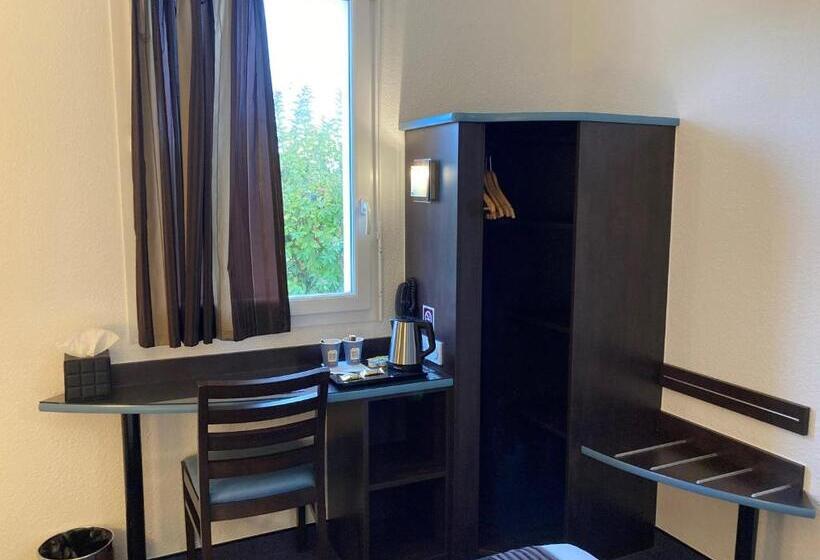 غرفة قياسية رباعية, Kyriad Dol De Bretagne