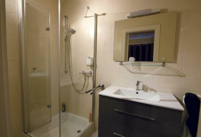 חדר סטנדרט, Aux Deux Clefs