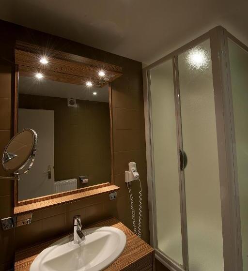 חדר סטנדרט, Aux Deux Clefs